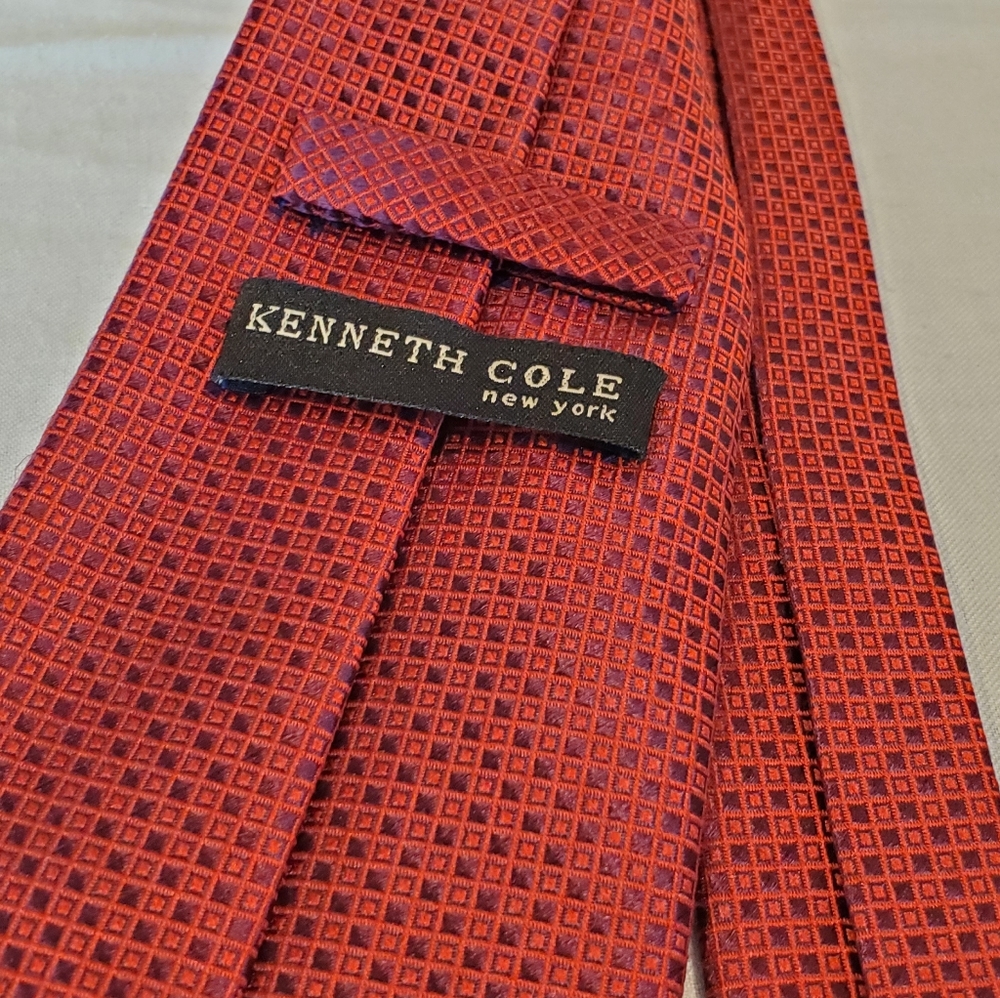 Red tie ❤❤❤ - Picture 3 of 4